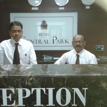 Hotel Central Park Сіліґурі Екстер'єр фото