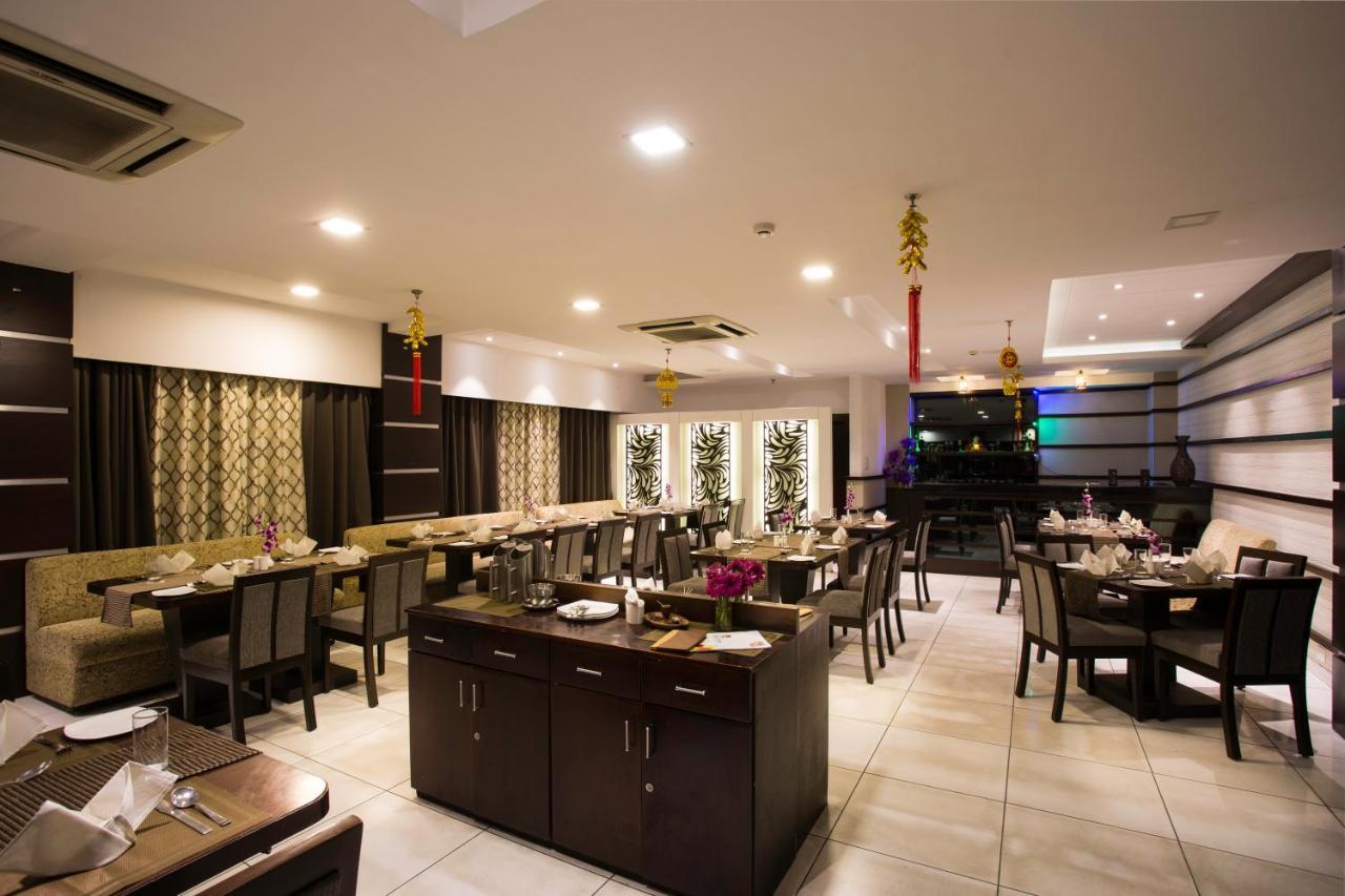 Hotel Central Park Сіліґурі Екстер'єр фото