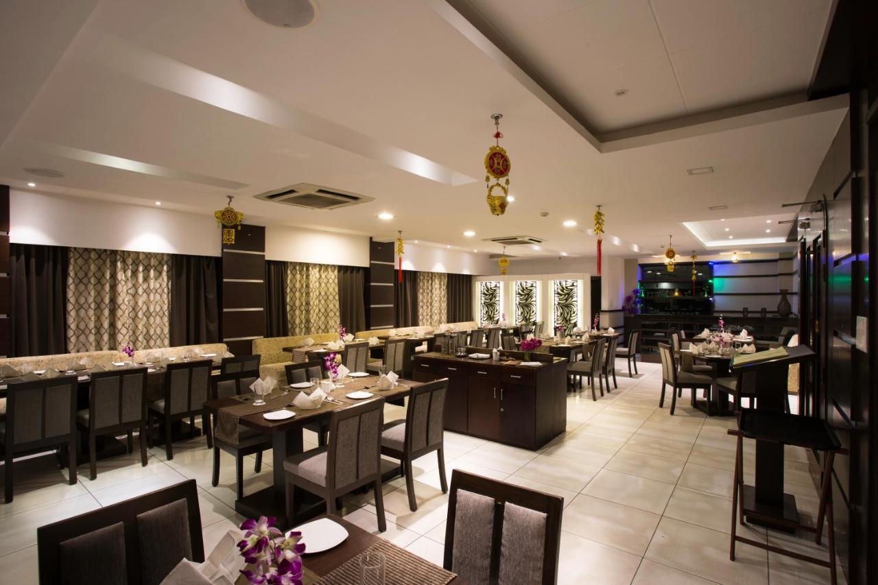 Hotel Central Park Сіліґурі Екстер'єр фото